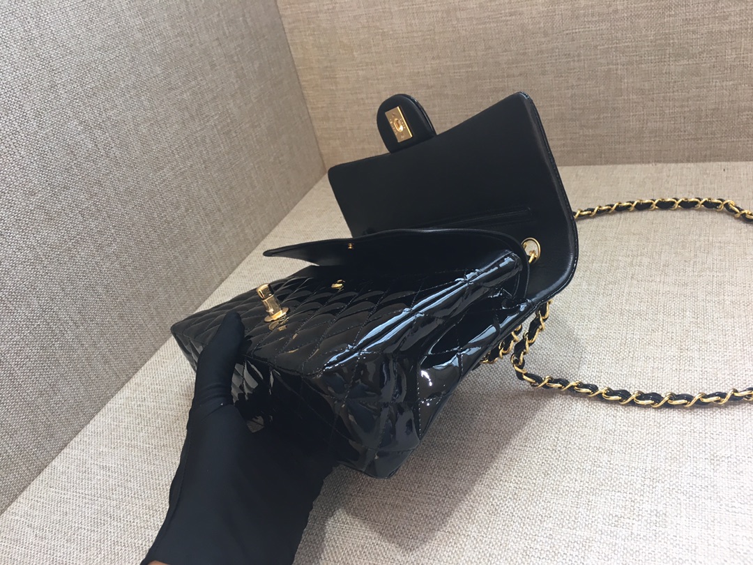 Medium Classic Flap Patent Leather Bag AO1112 Black/Gold